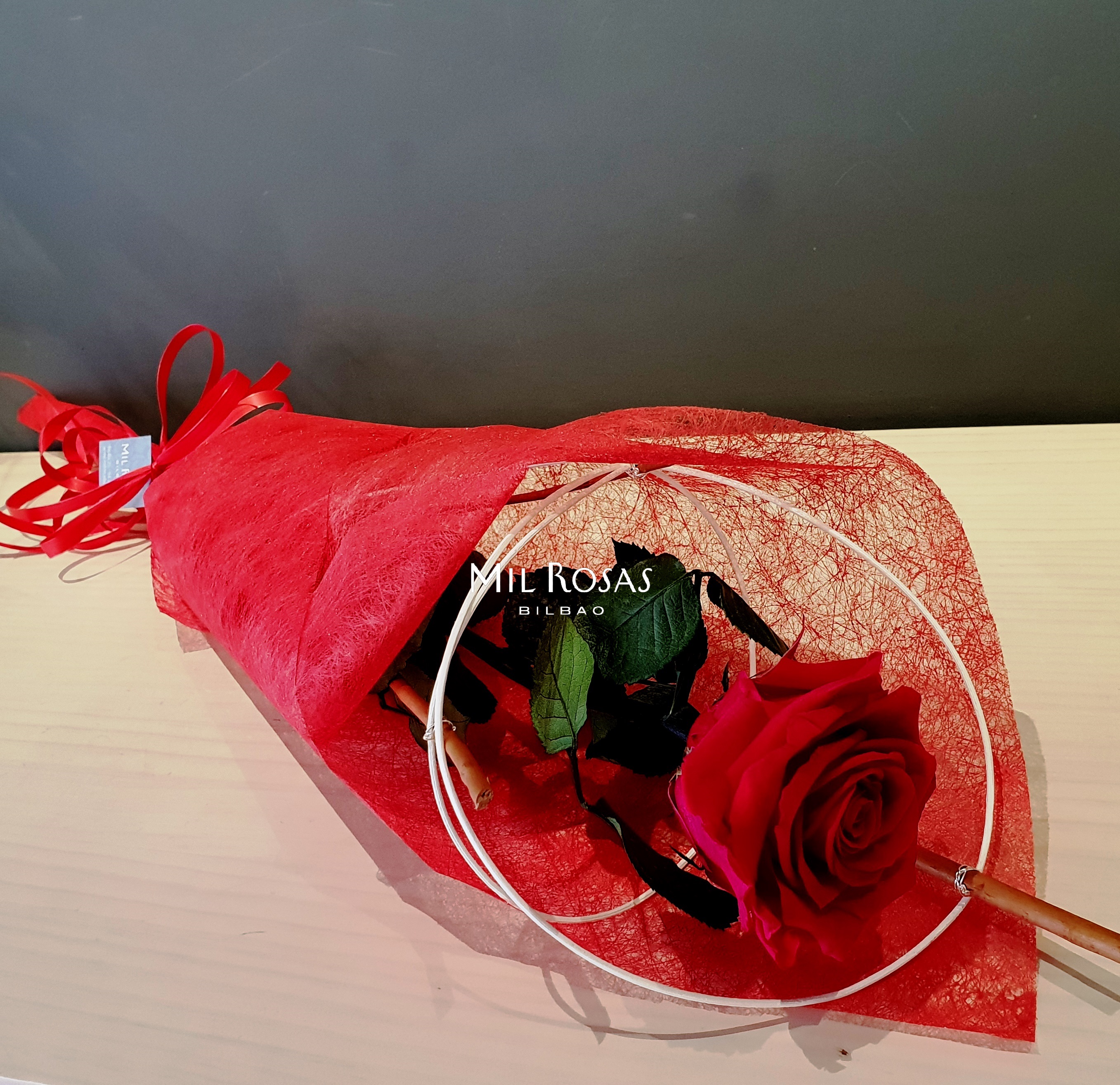 Rosa Eterna San Valentín | Mil rosas Bilbao | Tu floristería online